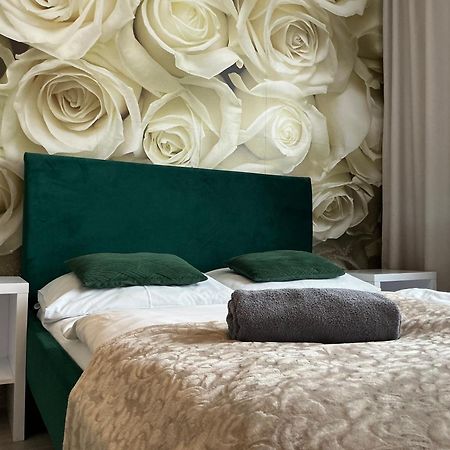 Hostel Przed Switem Gorzow Wielkopolski Bagian luar foto
