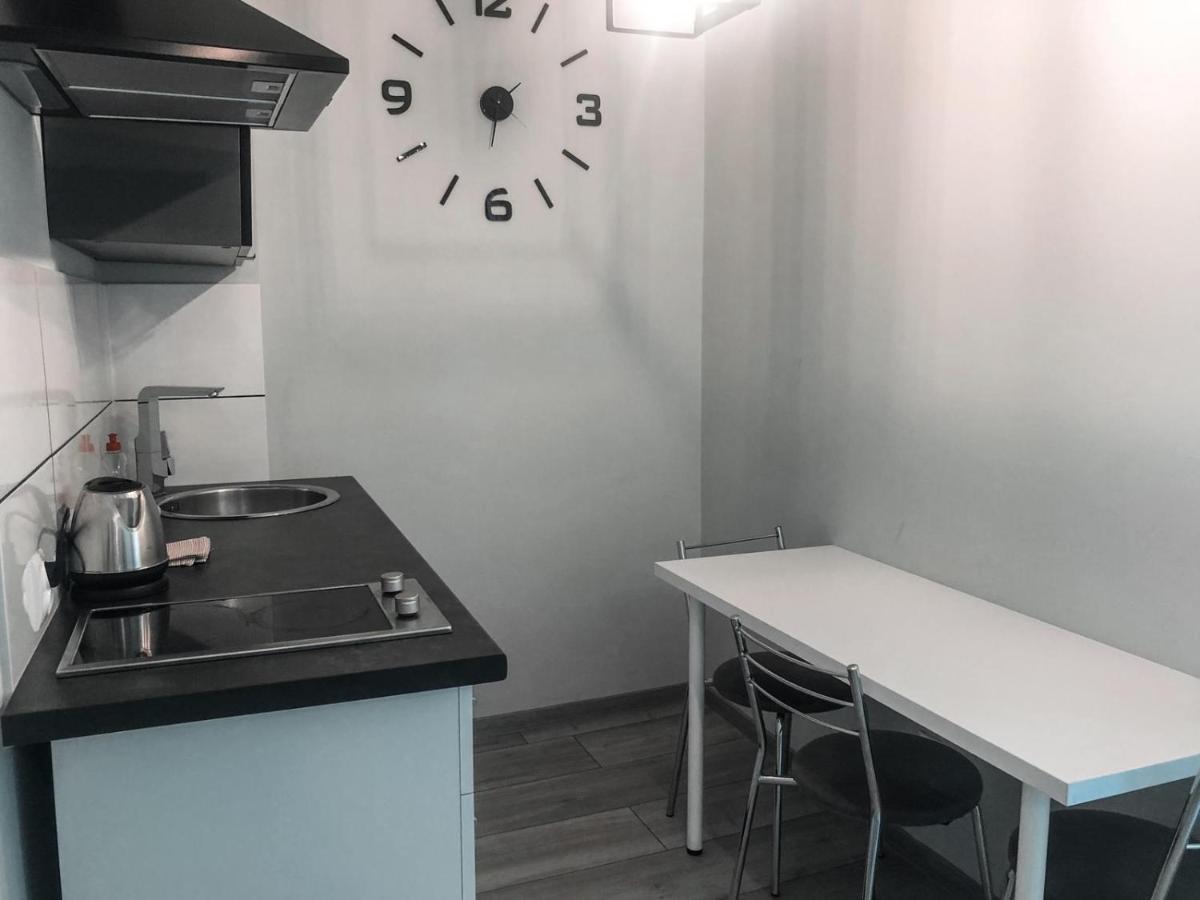 Hostel Przed Switem Gorzow Wielkopolski Bagian luar foto