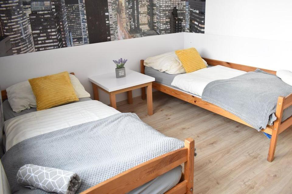 Hostel Przed Switem Gorzow Wielkopolski Bagian luar foto