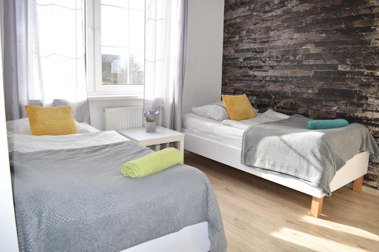 Hostel Przed Switem Gorzow Wielkopolski Bagian luar foto